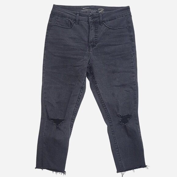 Seven7 Denim - Seven7 Size 10 Black distressed denim Capri skinny jeans with ripped knees